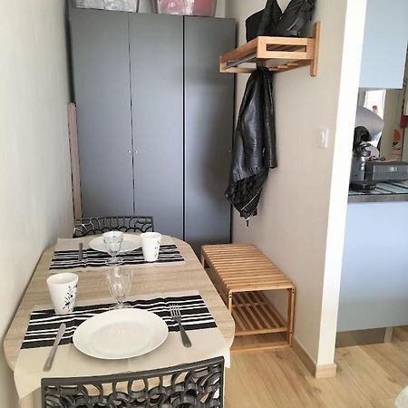 Studio A 200 Metres De La Plage Canet-en-Roussillon Exteriör bild